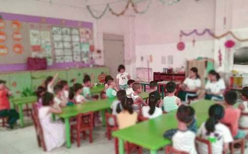 幼儿园中班诗歌教案:秋天果子多